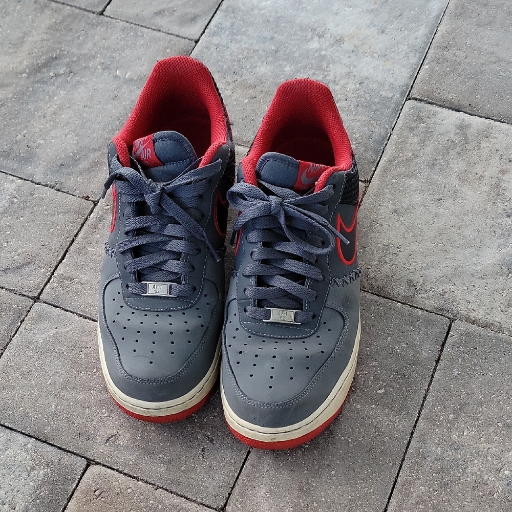 Nike Air Force 1 Low Dark Grey, Black, University Red March 2013 - Picture 1 of 7
